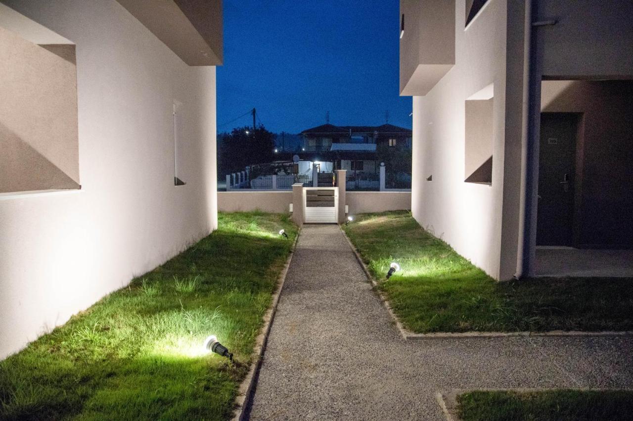 Aelia Luxury Apartments Nikiti  Ngoại thất bức ảnh